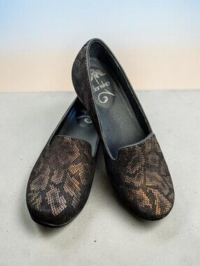 Dansko Snake Print Olivia Bronze Metallic Suede Loafer Women's Size 5.5-6 / 36